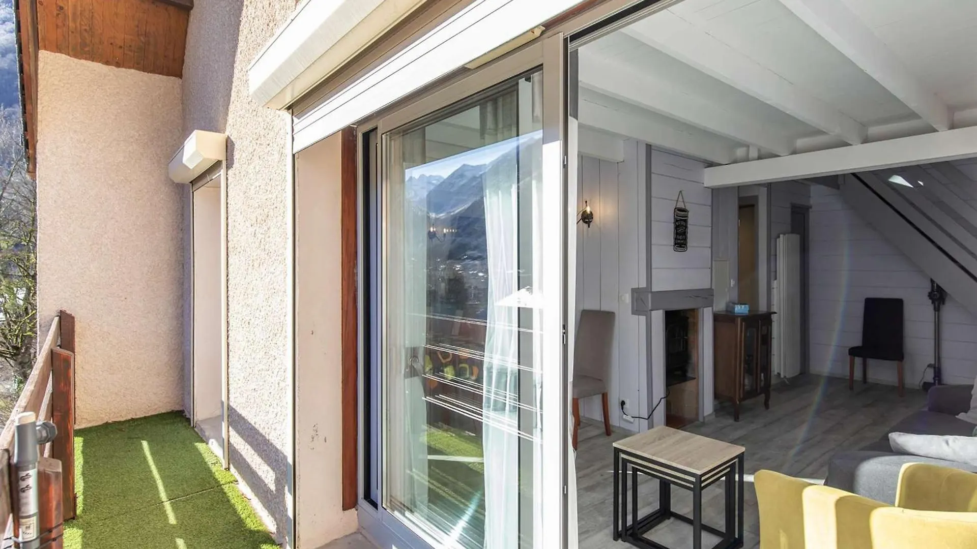 Daire Appartement T3 Avec Petite Terrasse, 2 Chambres, Parking A Cauterets - Fr-1-401-313